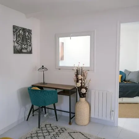 Casa de Férias Le Charming Calme Parking Facile 2