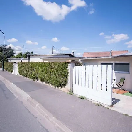 Holiday home Le Charming Calme Parking Facile 2 *