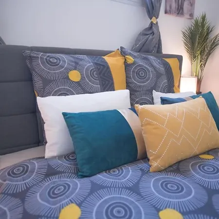 Casa de Férias Le Charming Calme Parking Facile 2 *